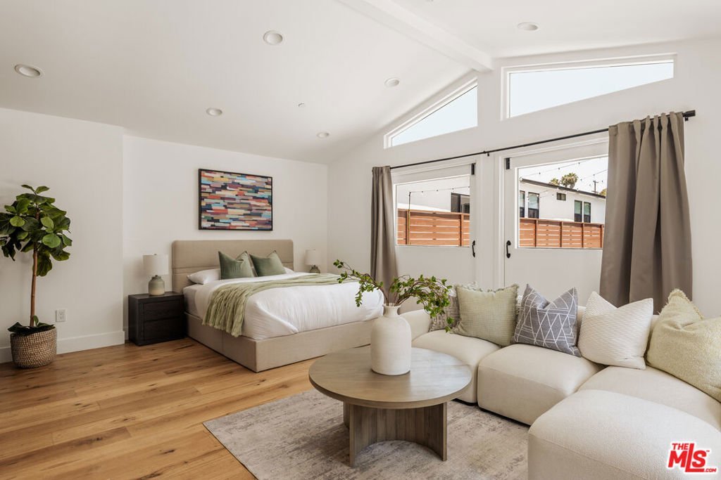 4241 Beethoven Street Los Angeles CA 90066 31 4241 Beethoven Street Los Angeles CA 90066