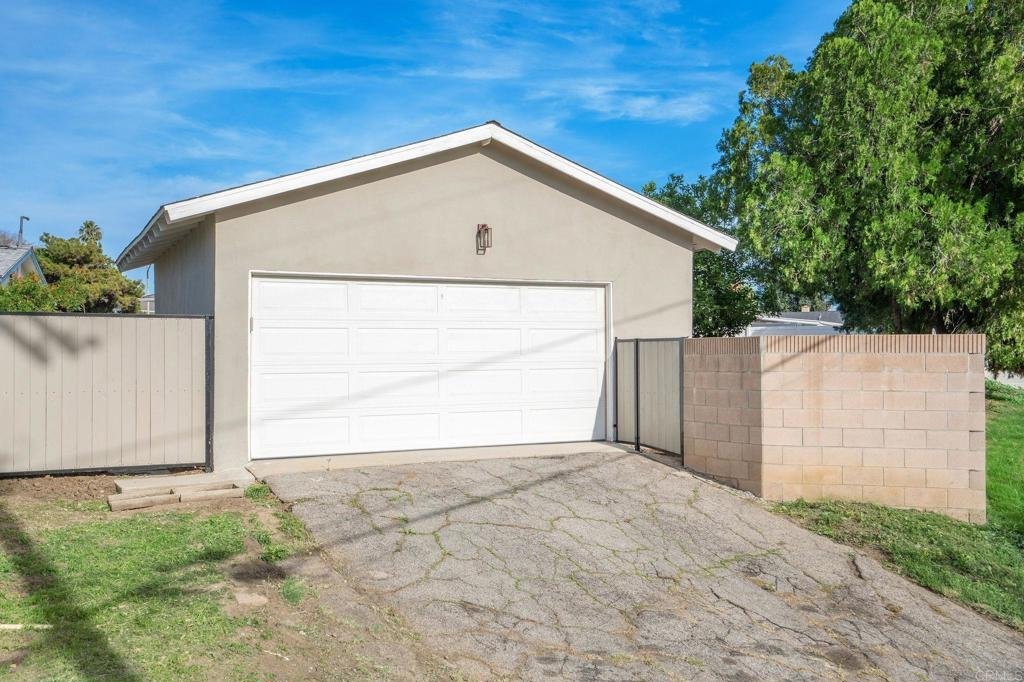 18438 Los Alimos St Northridge CA 91326 26 18438 Los Alimos St Northridge CA 91326