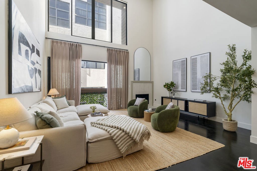 11628 Montana Avenue 208 Los Angeles CA 90049 43 11628 Montana Avenue 208 Los Angeles CA 90049