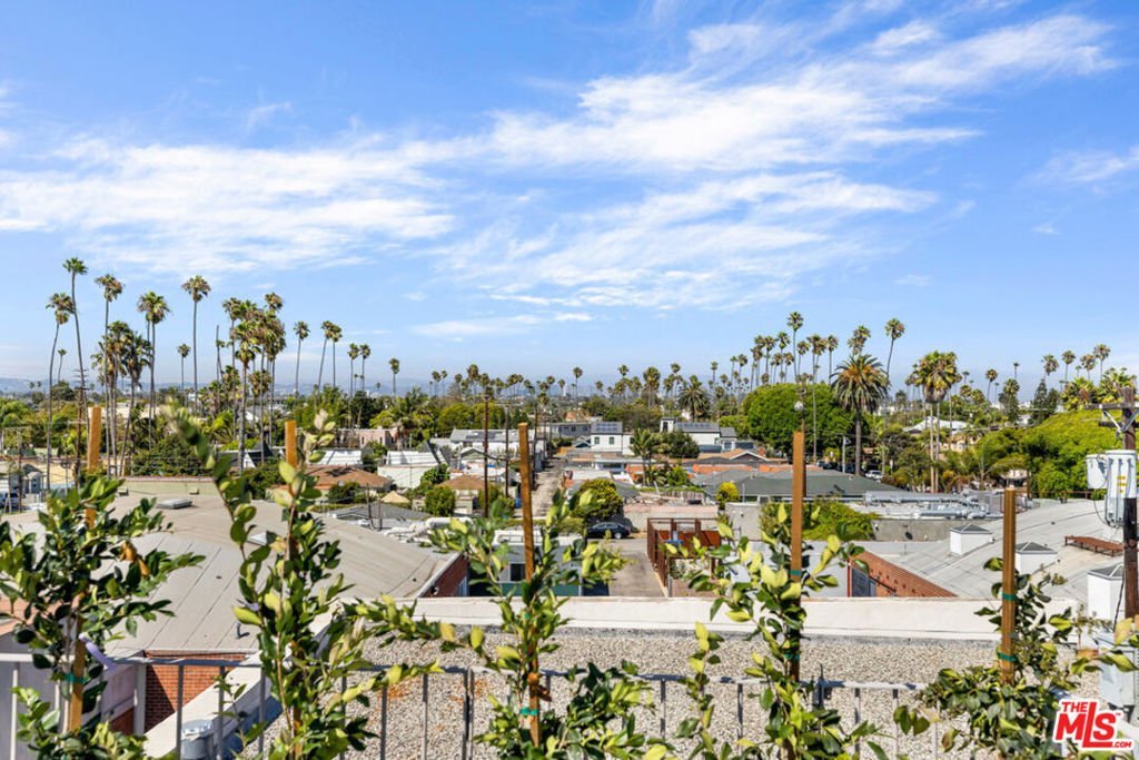 2124 Narcissus Court Venice CA 90291 43 2124 Narcissus Court Venice CA 90291