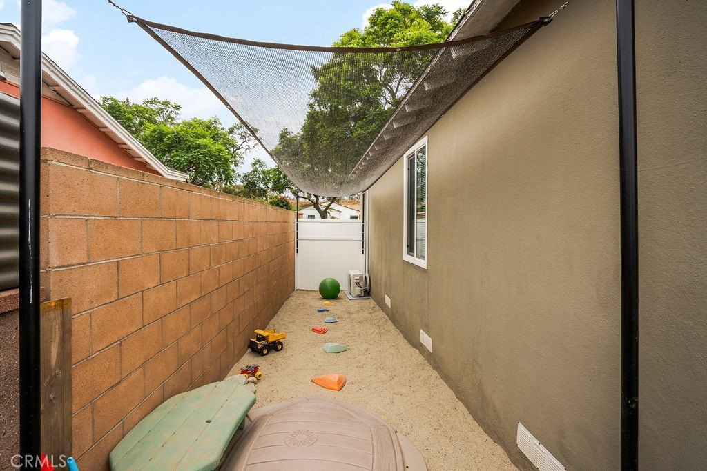 810 E 118th Street Los Angeles CA 90059 40 810 E 118th Street Los Angeles CA 90059