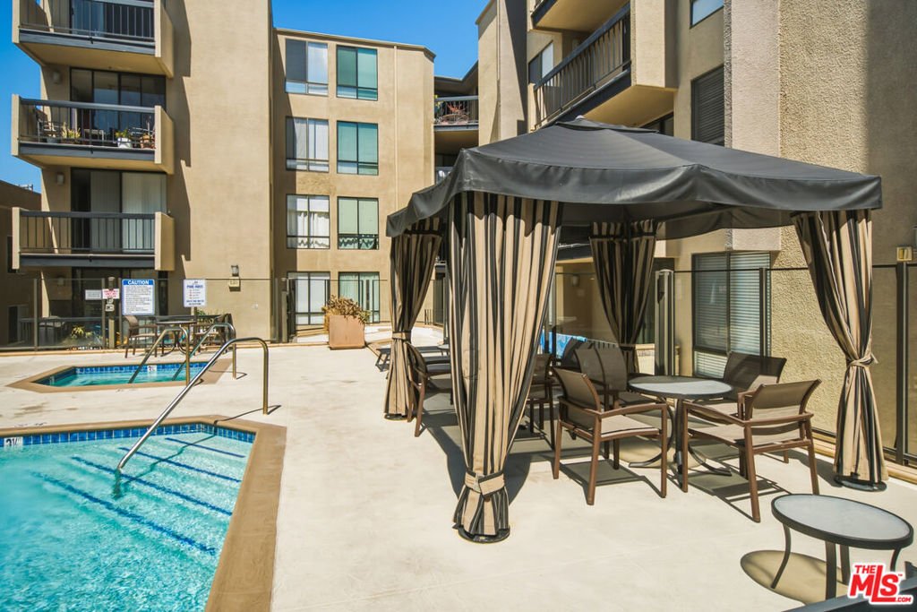 7320 Hawthorn Avenue 425 Los Angeles CA 90046 54 7320 Hawthorn Avenue 425 Los Angeles CA 90046