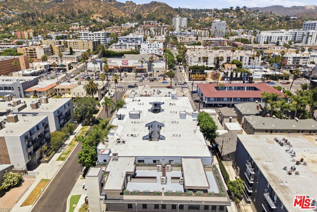 1434 N Poinsettia Place 307 Los Angeles CA 90046 17 1434 N Poinsettia Place 307 Los Angeles CA 90046