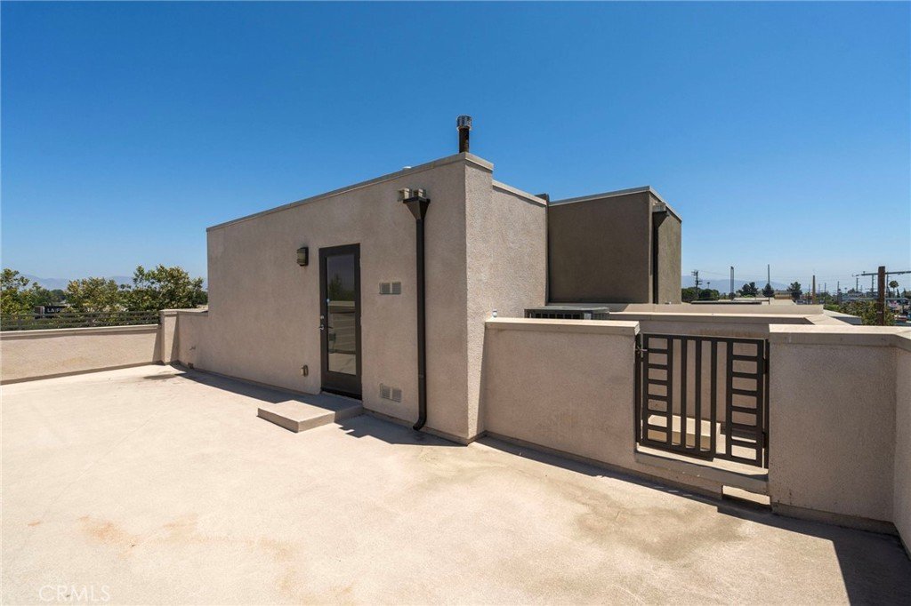13107 W Lumina Way Valley Glen CA 91401 37 13107 W Lumina Way Valley Glen CA 91401
