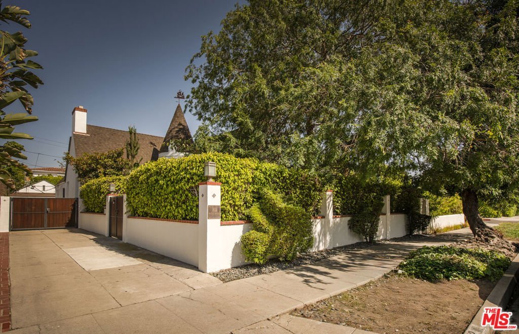 102 N Laurel Avenue Los Angeles CA 90048 28 102 N Laurel Avenue Los Angeles CA 90048