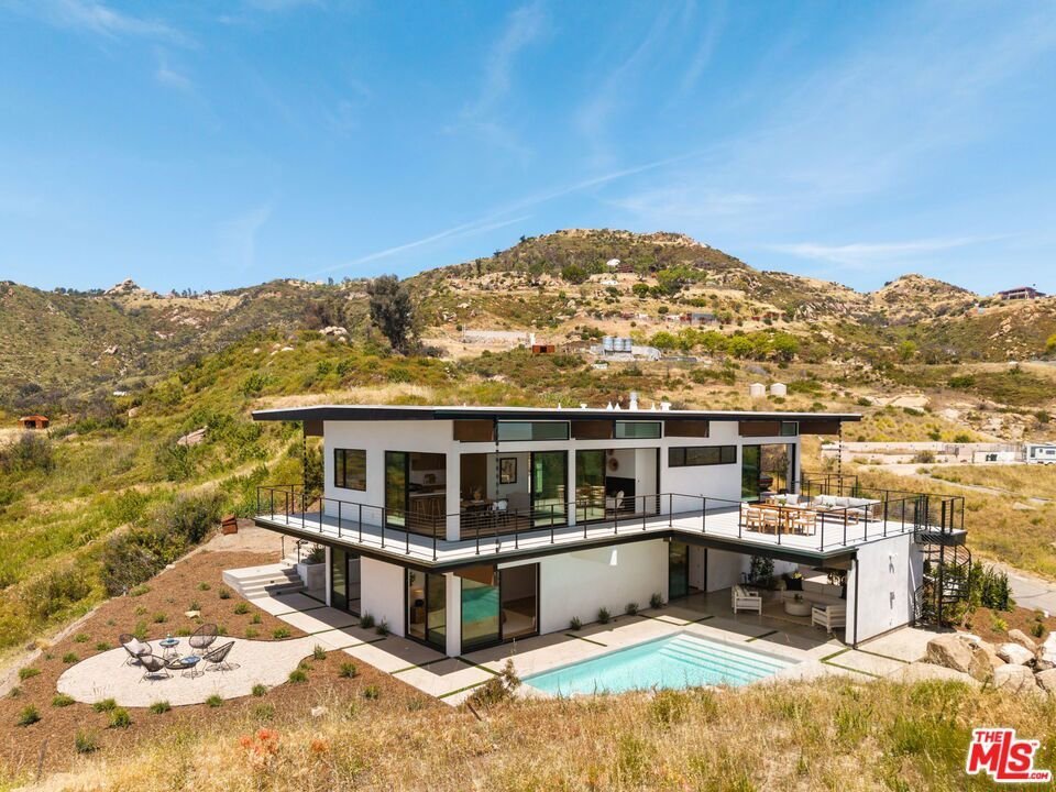 2165 E Little Las Flores Road Topanga CA 90290 36 2165 E Little Las Flores Road Topanga CA 90290