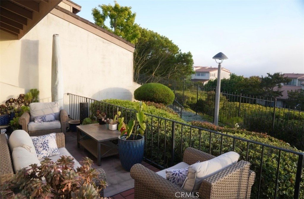 28125 Ridgepoint Court Rancho Palos Verdes CA 90275 6 28125 Ridgepoint Court Rancho Palos Verdes CA 90275