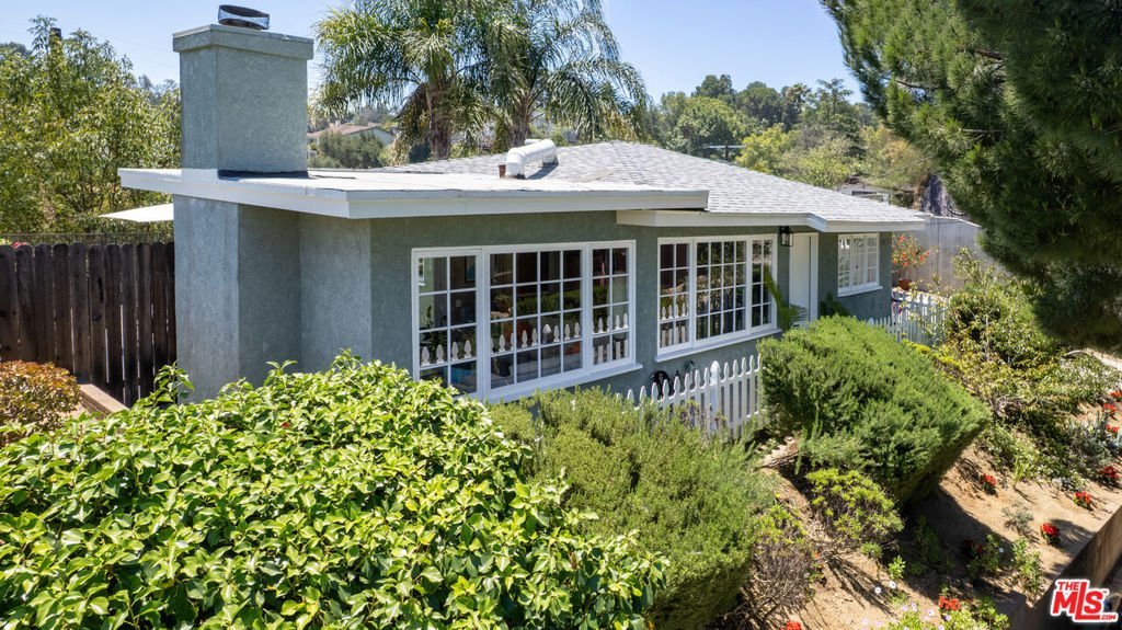 2337 Sunset Heights Drive Los Angeles CA 90046 46 2337 Sunset Heights Drive Los Angeles CA 90046