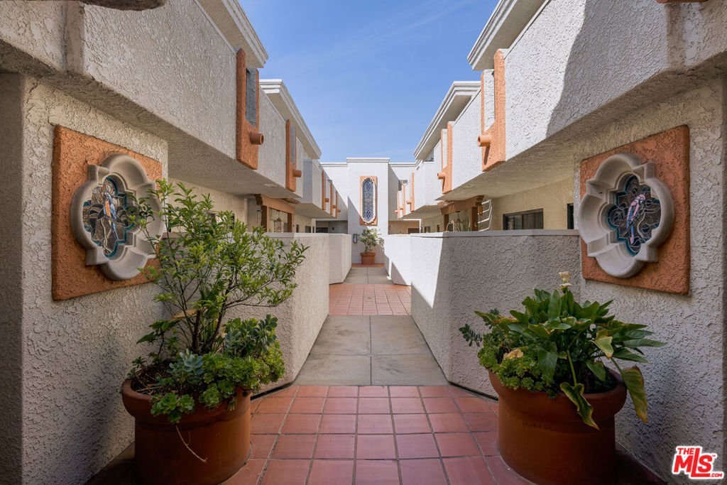 3271 Sawtelle Boulevard 204 Los Angeles CA 90066 23 3271 Sawtelle Boulevard 204 Los Angeles CA 90066