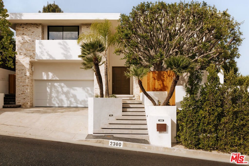 2380 Venus Drive Los Angeles CA 90046 31 2380 Venus Drive Los Angeles CA 90046