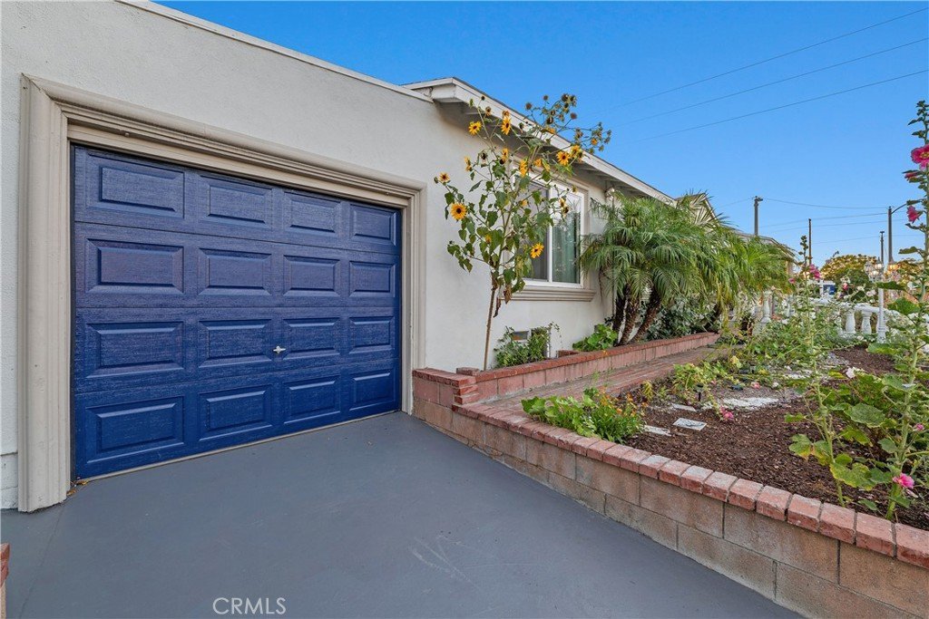 3300 W Chandler Boulevard Burbank CA 91505 25 3300 W Chandler Boulevard Burbank CA 91505