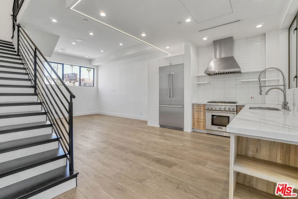 1445 1/4 N Martel Avenue Los Angeles CA 90046 16 1445 1/4 N Martel Avenue Los Angeles CA 90046