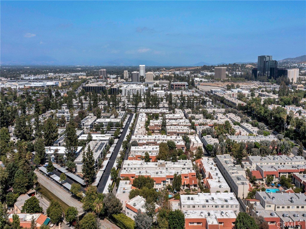 6244 Shoup Avenue Woodland Hills CA 91367 33 6244 Shoup Avenue Woodland Hills CA 91367