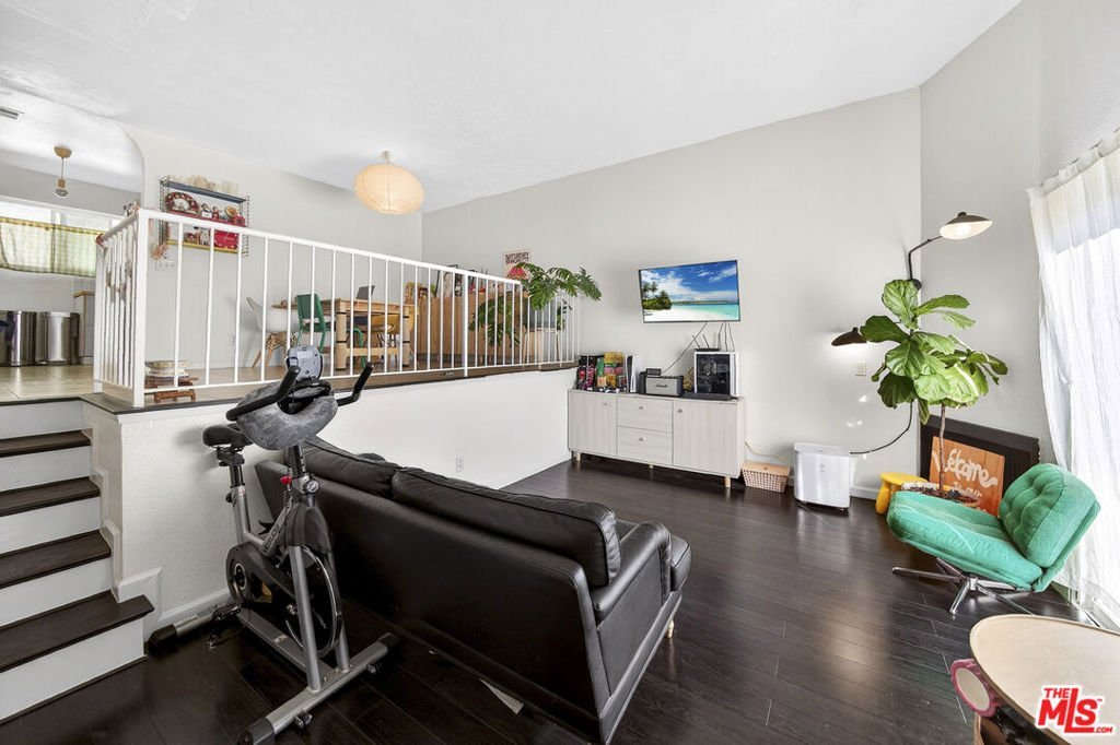 9034 Willis Avenue 14 Los Angeles CA 91402 20 9034 Willis Avenue 14 Los Angeles CA 91402
