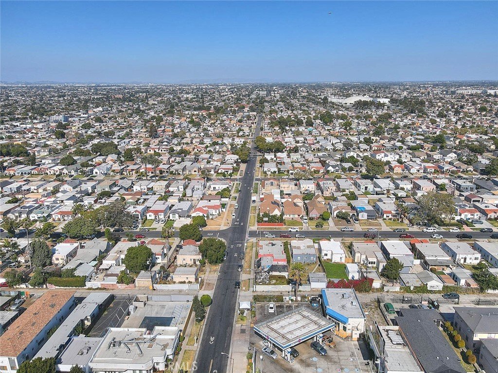 1827 W 76th Los Angeles CA 90047 38 1827 W 76th Los Angeles CA 90047