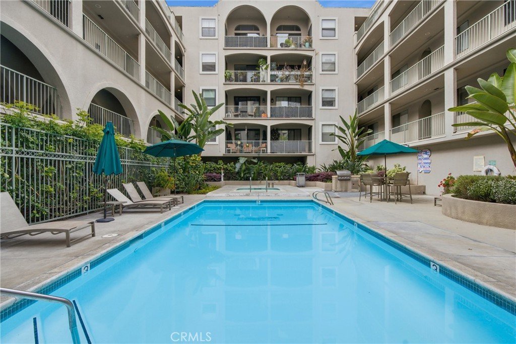 555 Maine 130 Long Beach CA 90802 33 555 Maine 130 Long Beach CA 90802