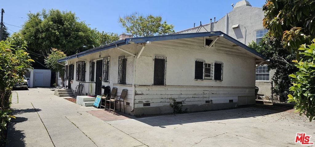 1243 N Beachwood Drive Los Angeles CA 90038 1 1243 N Beachwood Drive Los Angeles CA 90038