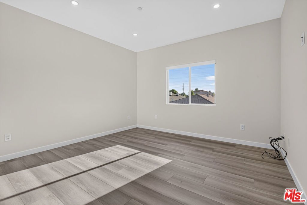 1811 N Avon Street Burbank CA 91505 66 1811 N Avon Street Burbank CA 91505