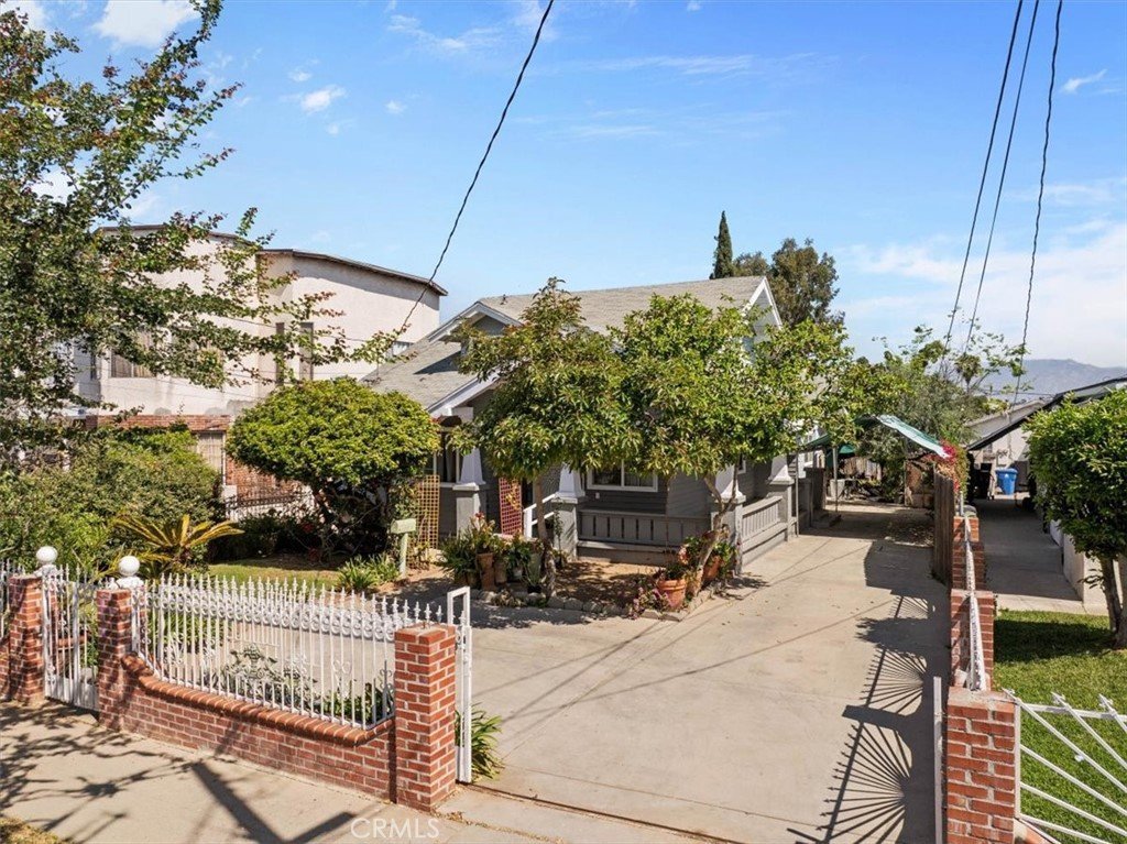 2823 E 6th Los Angeles CA 90023 35 2823 E 6th Los Angeles CA 90023