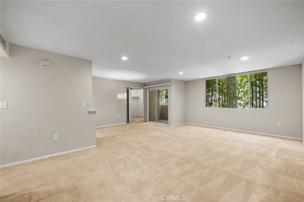 4501 Cedros 220 Sherman Oaks CA 91403 33 4501 Cedros 220 Sherman Oaks CA 91403