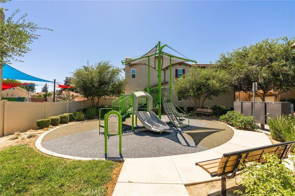 14700 Sherman Way Van Nuys CA 91405 33 14700 Sherman Way Van Nuys CA 91405