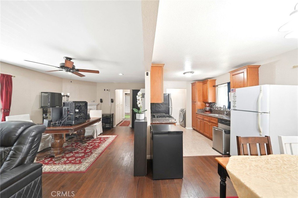 9312 Palm Street 205 Bellflower CA 90706 37 9312 Palm Street 205 Bellflower CA 90706