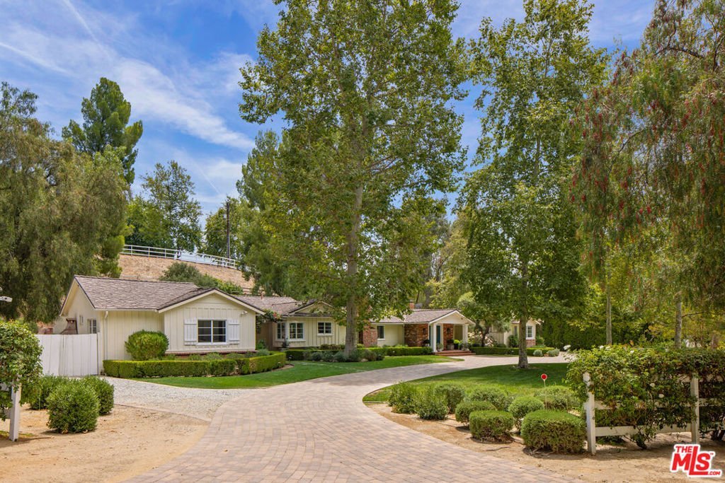 5840 Round Meadow Road Hidden Hills CA 91302 22 5840 Round Meadow Road Hidden Hills CA 91302