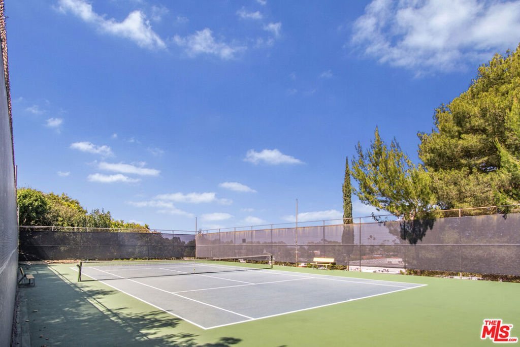 8 Aspen Way Rolling Hills Estates CA 90274 40 8 Aspen Way Rolling Hills Estates CA 90274