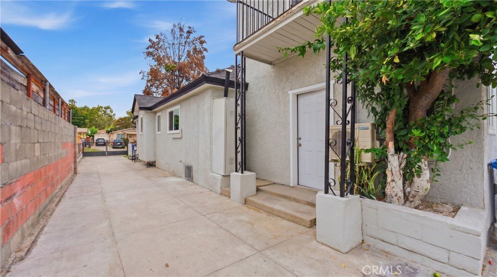 5340 6th Los Angeles CA 90043 38 5340 6th Los Angeles CA 90043