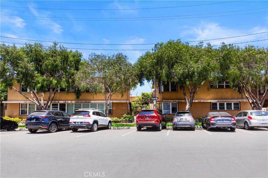 2075 E Appleton Street 17 Long Beach CA 90803 19 2075 E Appleton Street 17 Long Beach CA 90803