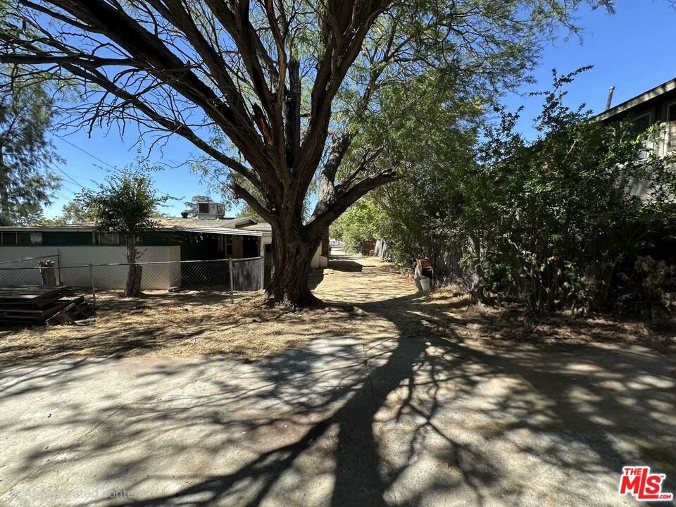 5042 W Avenue L12 Lancaster CA 93536 15 5042 W Avenue L12 Lancaster CA 93536