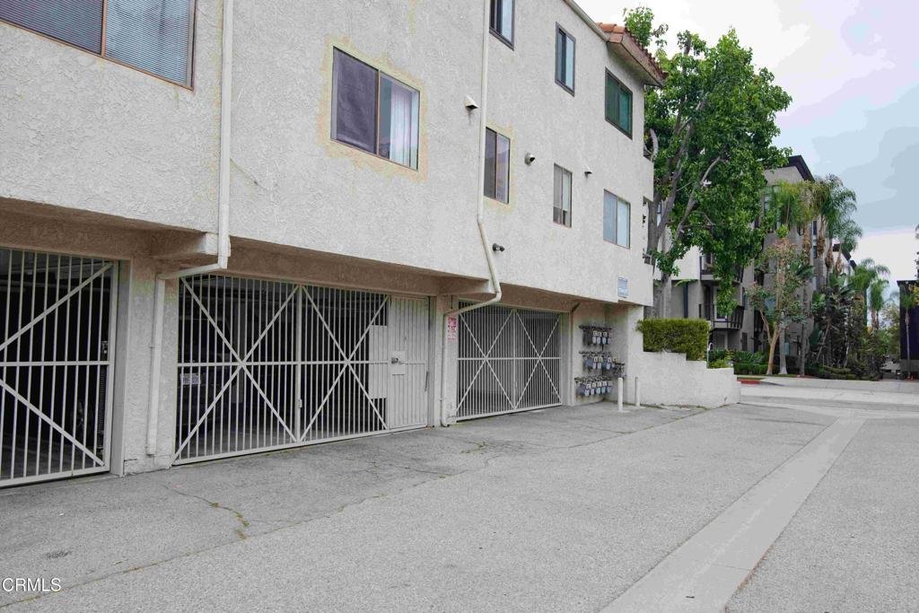 10960 Bluffside 102 Studio City CA 91604 19 10960 Bluffside 102 Studio City CA 91604