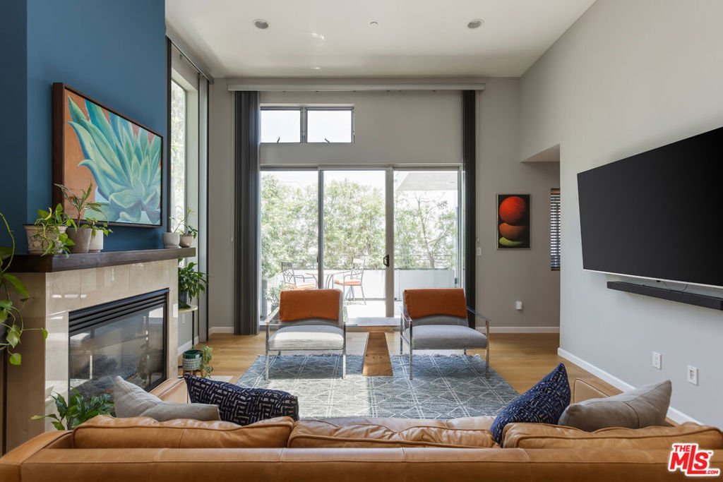 5936 Barton Avenue Los Angeles CA 90038 44 5936 Barton Avenue Los Angeles CA 90038
