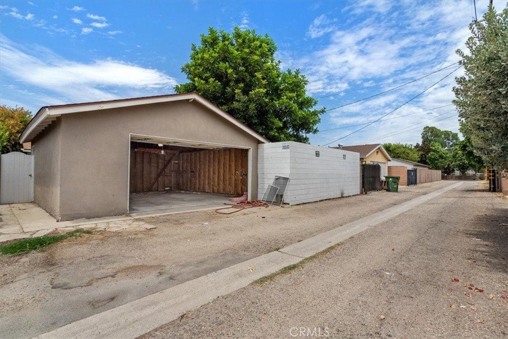 7942 De Soto Avenue Canoga Park CA 91304 37 7942 De Soto Avenue Canoga Park CA 91304