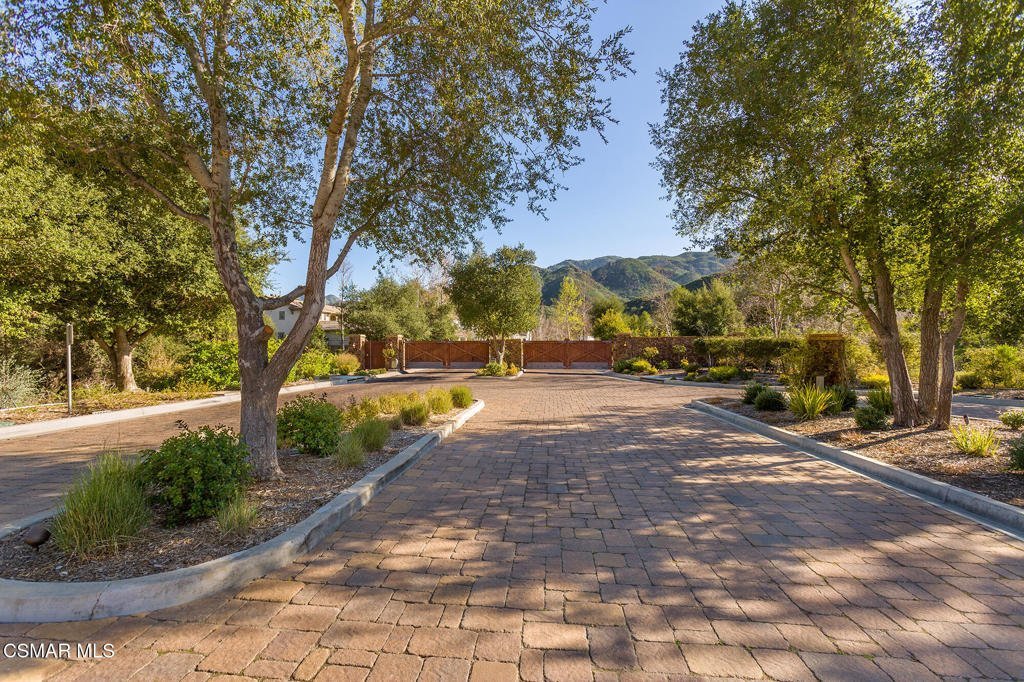 2116 Shadow Creek Drive Agoura Hills CA 91301 46 2116 Shadow Creek Drive Agoura Hills CA 91301