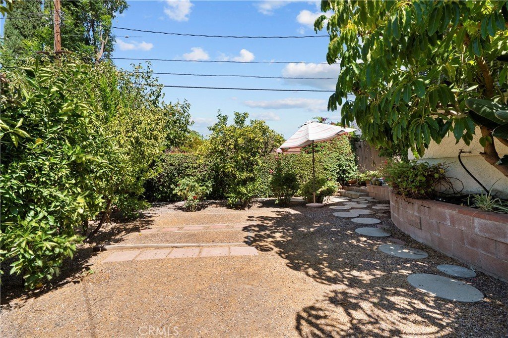 5126 Avenida Oriente Tarzana CA 91356 26 5126 Avenida Oriente Tarzana CA 91356