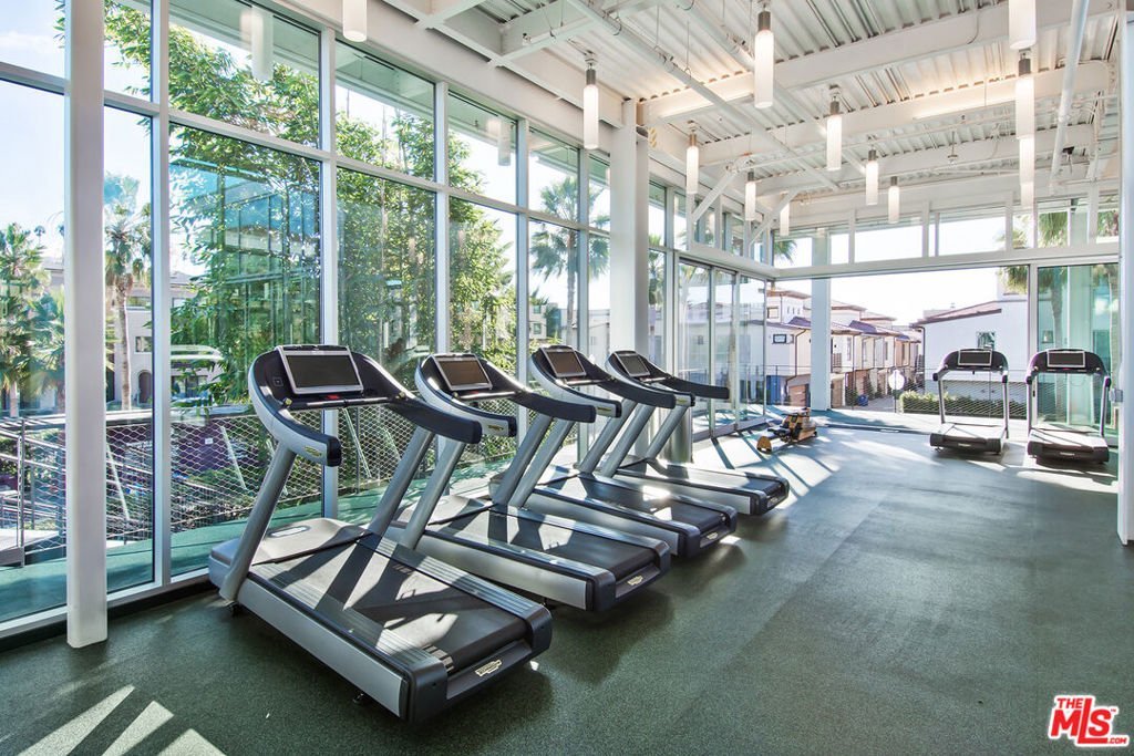 12963 Runway Road 303 Playa Vista CA 90094 27 12963 Runway Road 303 Playa Vista CA 90094