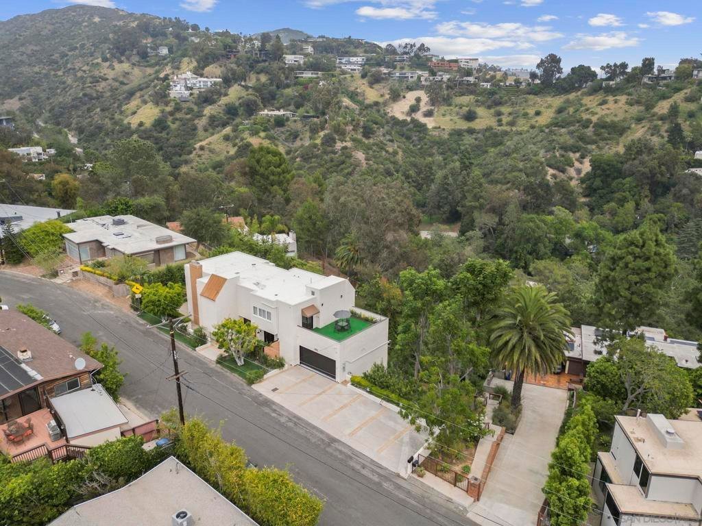 1052 N Kenter Ave Los Angeles CA 90049 29 1052 N Kenter Ave Los Angeles CA 90049
