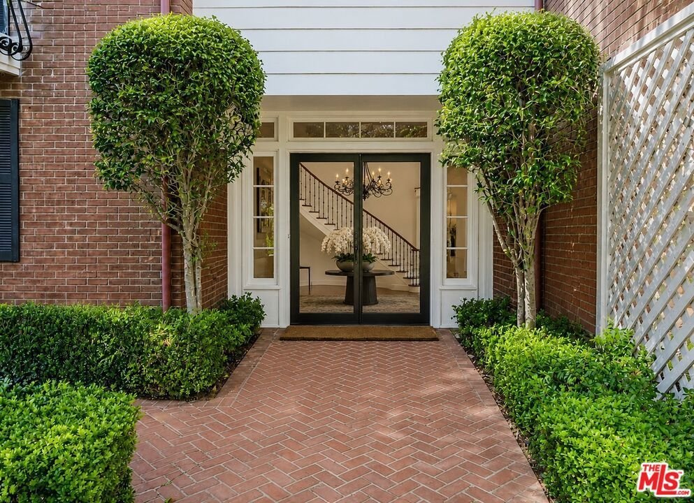 12386 Ridge Circle Los Angeles CA 90049 66 12386 Ridge Circle Los Angeles CA 90049