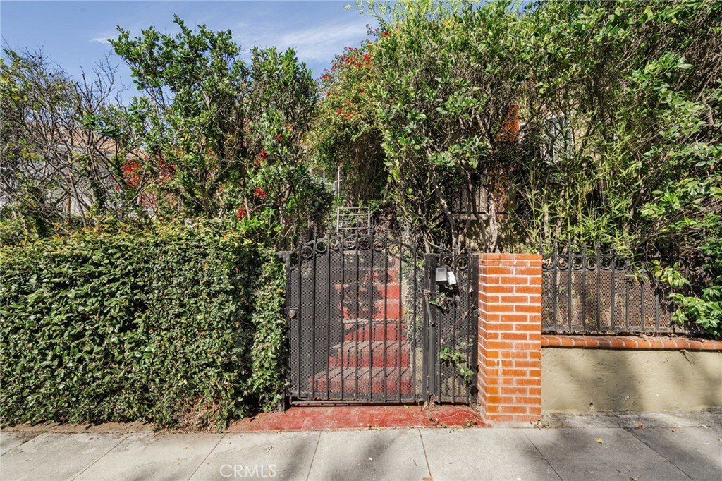 3517 Ellsworth Street Los Angeles CA 90026 25 3517 Ellsworth Street Los Angeles CA 90026
