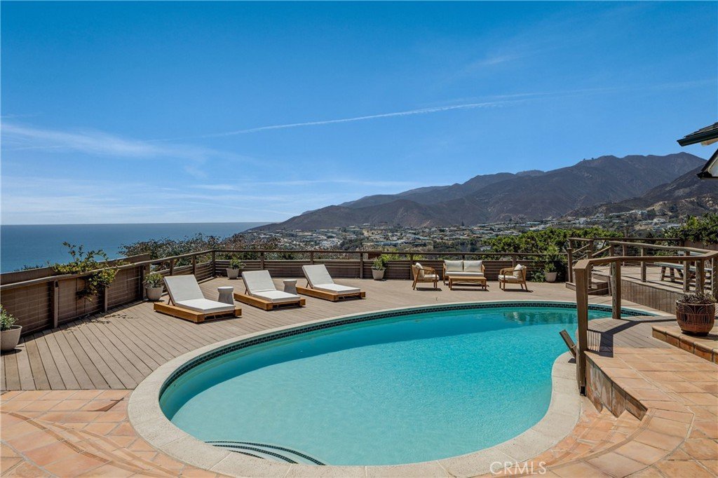 225 Notteargenta Road Pacific Palisades CA 90272 34 225 Notteargenta Road Pacific Palisades CA 90272