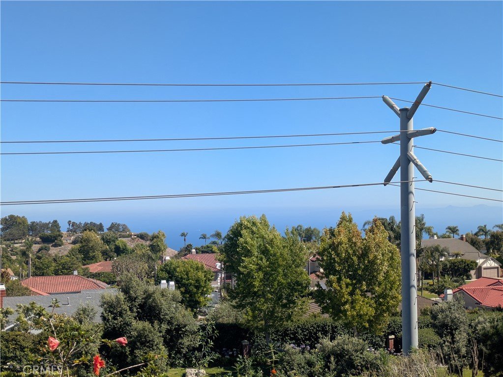 5630 Sunmist Rancho Palos Verdes CA 90275 52 5630 Sunmist Rancho Palos Verdes CA 90275