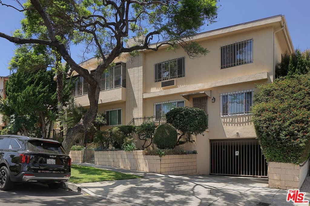 5025 Maplewood Avenue 14 Los Angeles CA 90004 25 5025 Maplewood Avenue 14 Los Angeles CA 90004