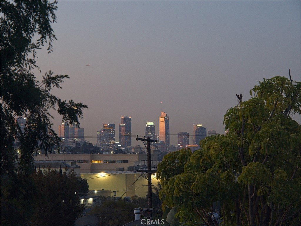 4343 Finley Avenue 27 Los Angeles CA 90027 22 4343 Finley Avenue 27 Los Angeles CA 90027