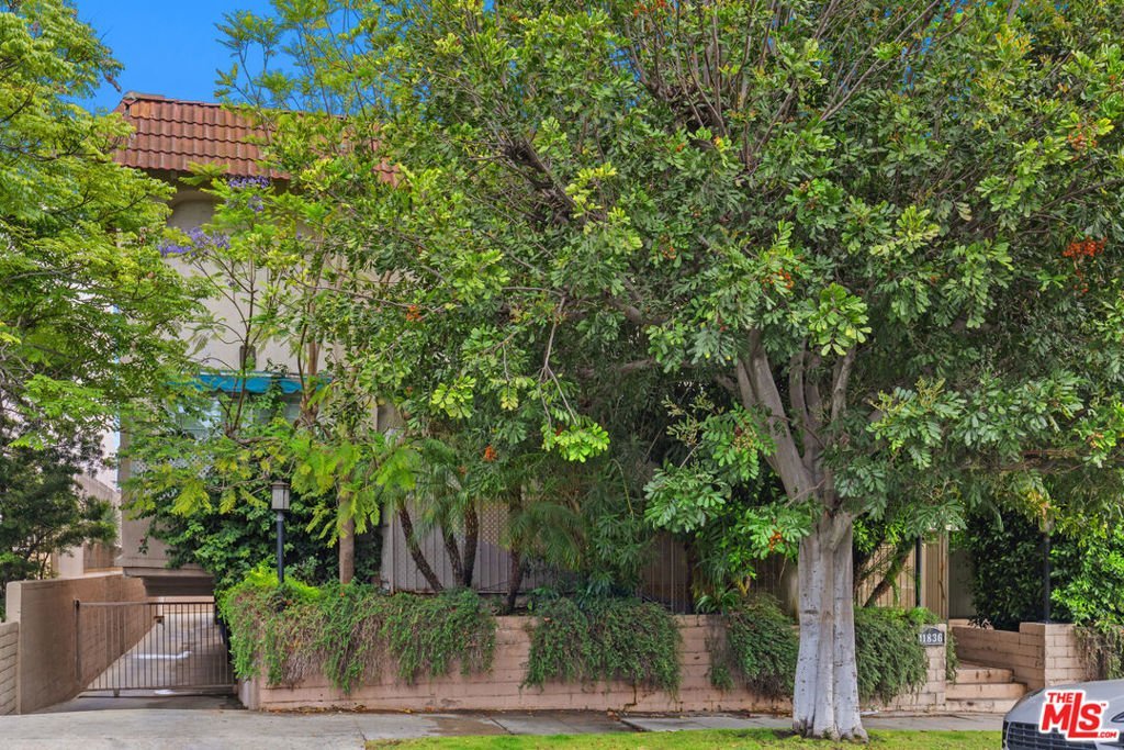 11836 Mayfield Avenue 9 Los Angeles CA 90049 31 11836 Mayfield Avenue 9 Los Angeles CA 90049