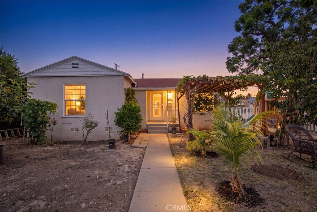 2011 N Grape Compton CA 90222 44 2011 N Grape Compton CA 90222