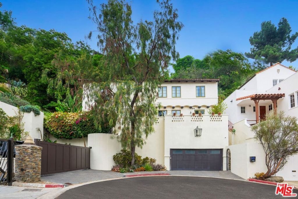 7939 Hillside Avenue Los Angeles CA 90046 1 7939 Hillside Avenue Los Angeles CA 90046
