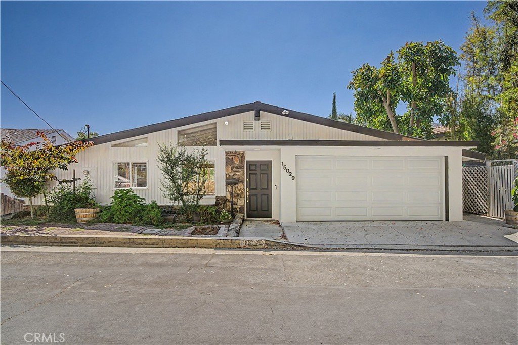15029 Encanto Drive Sherman Oaks CA 91403 18 15029 Encanto Drive Sherman Oaks CA 91403