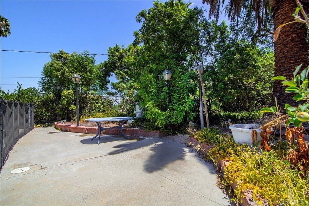 5614 Oso Avenue Woodland Hills CA 91367 27 5614 Oso Avenue Woodland Hills CA 91367