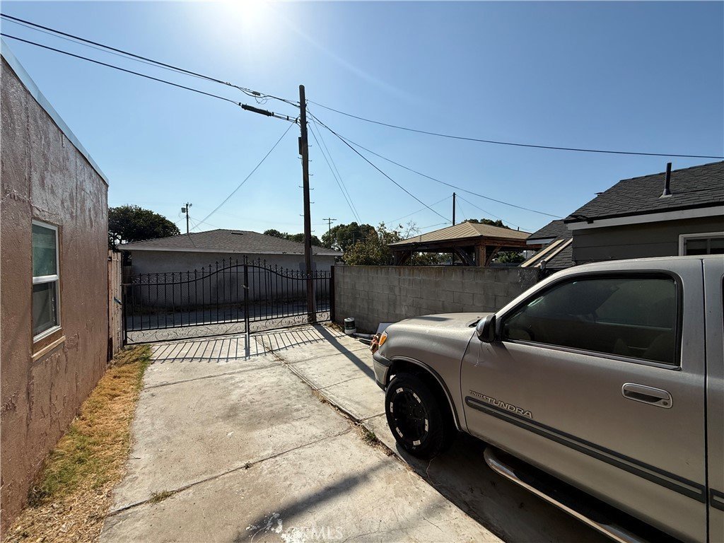 24524 S Avalon Wilmington CA 90744 16 24524 S Avalon Wilmington CA 90744